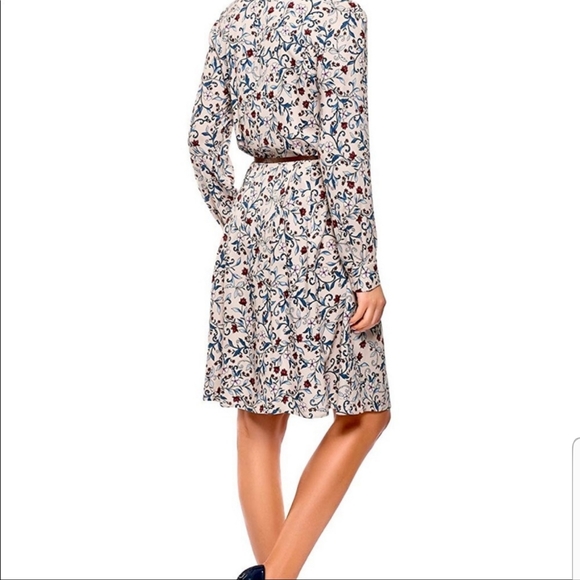 Floral Belted Dress - Picture 2 of 6